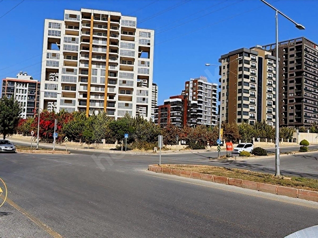 MERSİN YENİŞEHİR 15.CADDE PROJESİ ÜZERİNDE VİLLA İMARLI ARSA - Görsel 6