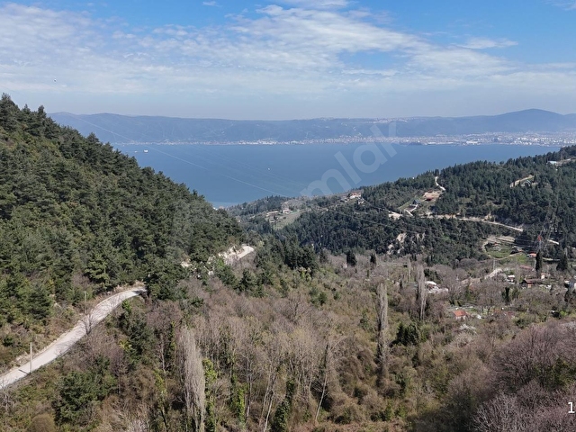 RE/MAX NATURALDEN EŞSİZ MANZARASIYLA SATILIK ARSA