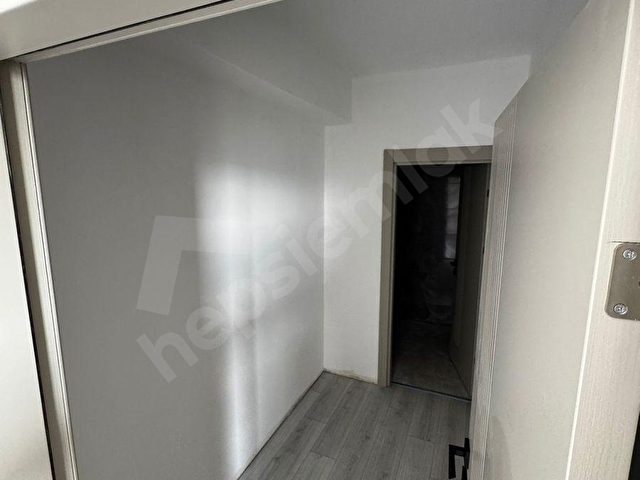 ATATÜRK MH.SATILIK GENİŞ SIFIR ÖNÜ AÇIK 3+1 DAİRE-GİYİNME ODASI - Görsel 15