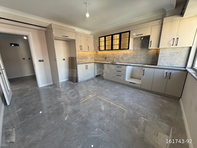 SIFIR 160m2 3+1 ÇATI DUBLX PİYALE PAŞA MAH. ANA CADDEYE 200 METRE MESAFEDE YERDEN ISITMALI - Görsel 3