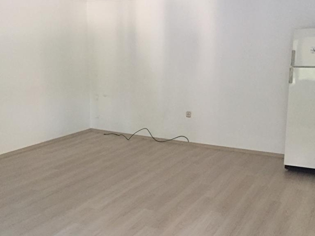 Izmir Bayrakli Manavkuyuda 3 1 Dogalgazli Kiralik Daire 39049 805 Hurriyet Emlak