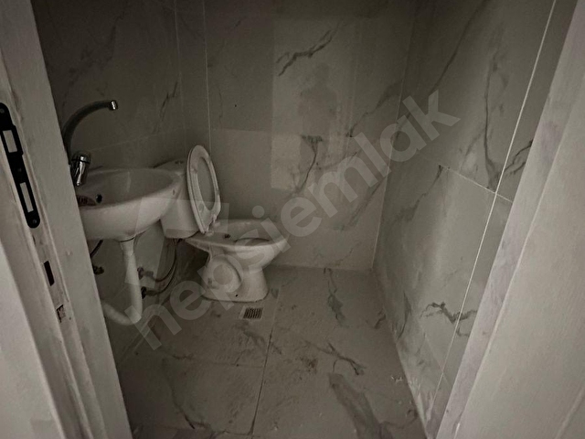 REKORDAN KIBRIS CADDESİNDE 200 M2 KİRALIK BACALI SIFIR DÜKKAN HASTAHANE VE YURT YANINDA - Görsel 18