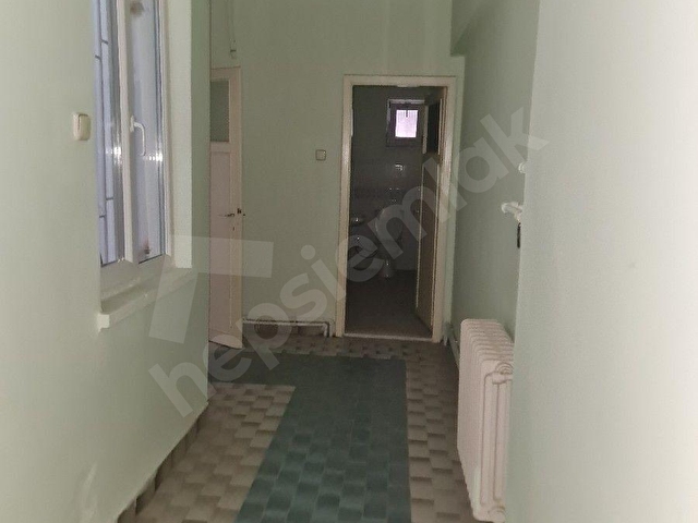 CADDE ÜSTÜ YÜKSEK GİRİŞ ALTINDA KAT VAR OTOPARKLI - Görsel 6