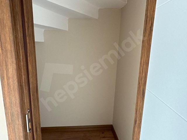 İZMİR ÇİĞLİ ESENTEPE DE 3+1 DUBLEX,TERASLI, YERDEN ISITMA DAİRE - Görsel 10