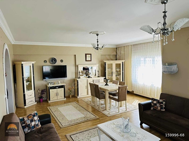 BÜYÜKÇEKMECEDE K.UYGUN 5+2 OTOPARKLI-BALKONLU 250m2 SATILIK