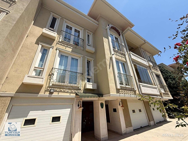 TURYAP SÜMERDEN HİSAR PARK SİTESİNDE HOBİ BAHÇELİ SATILIK 1+1