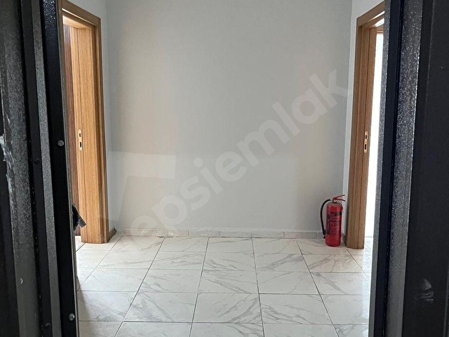 İZZET BAYSAL CADDESİNDE GENİŞ KULLANIMLI DÜKKAN - Görsel 11
