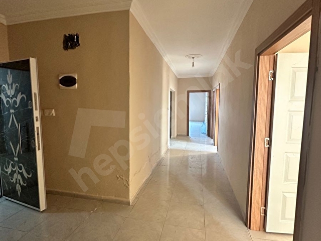 3+1 200 metre kare ön cephe daire  6 yıllık satılık daire