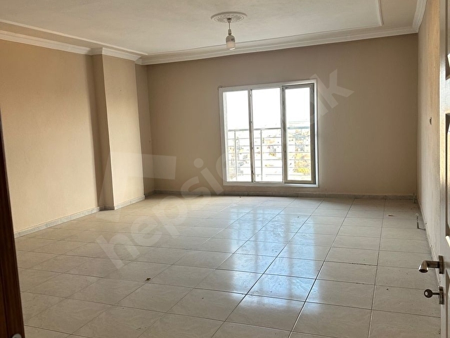 3+1 200 metre kare ön cephe daire  6 yıllık satılık daire - Görsel 6