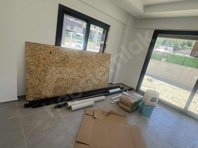 YEŞİLÜZÜMLÜDE SATILIK FIRSAT VİLLA - Görsel 3