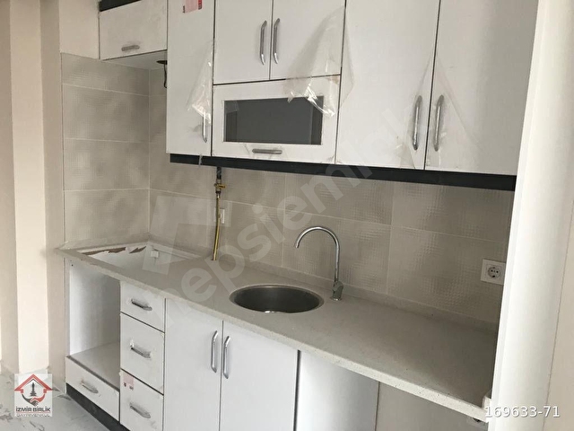 HÜRRİYET MAHALLESİNDE ARA KAT 2+1 ASANSÖRLÜ GENİŞ DAİRE - Görsel 2