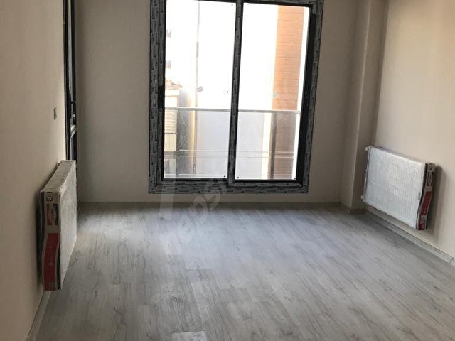 HÜRRİYET MAHALLESİNDE ARA KAT 2+1 ASANSÖRLÜ GENİŞ DAİRE - Görsel 13