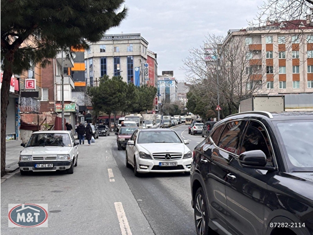 Bağcılar Meydana Yakın Kurumsal Kiracılı 300 M2 Satılık Dükkan - Görsel 3