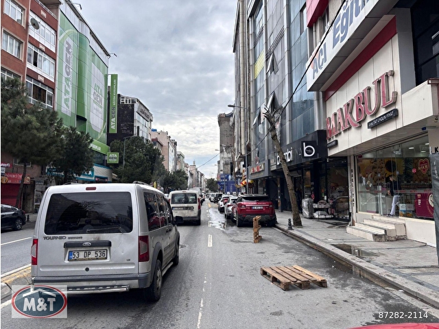 Bağcılar Meydana Yakın Kurumsal Kiracılı 300 M2 Satılık Dükkan