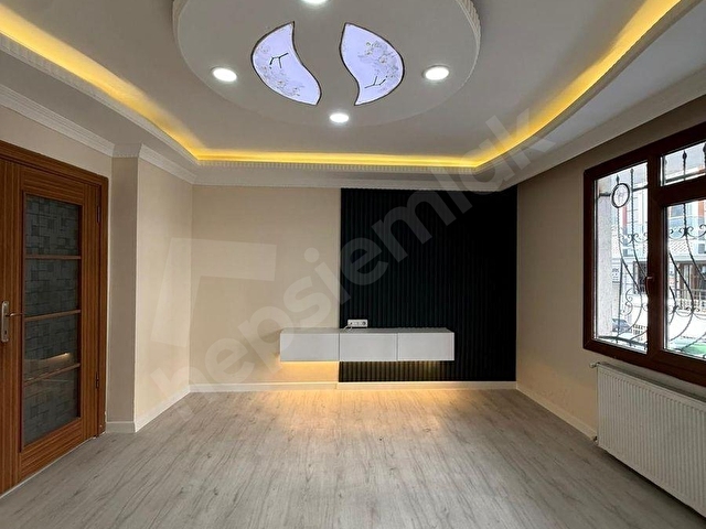 BARBAROS HAYRETTİN PAŞA MAHALLESİ 2+1 100 m² FERAH YÜKSEK GİRİŞ