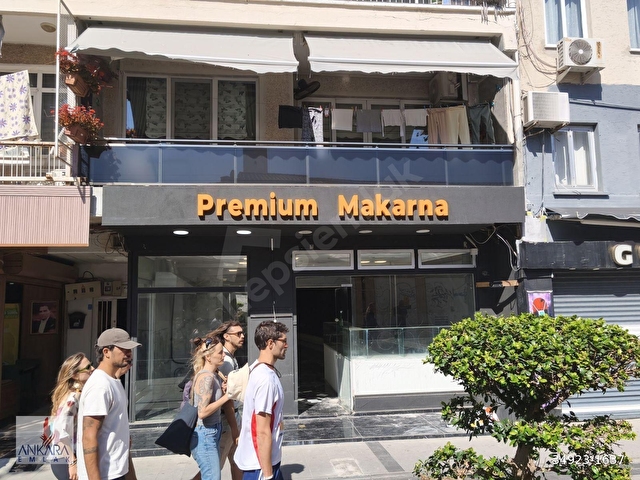 Marmaris Merkezde Turizmin Kalbinde İşlek Caddede Geniş dükkan
