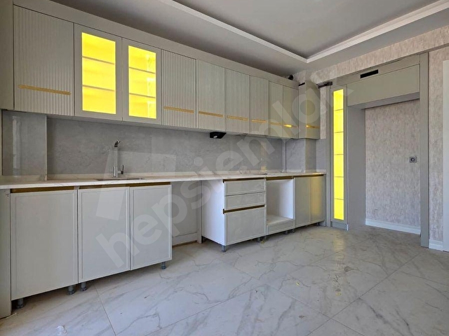 YÜKSEL ŞAHİNDEN S.EYYUBİ BİNEVLER ARKASI SIFIR LÜKS 3,5+1 DAİRE - Görsel 4