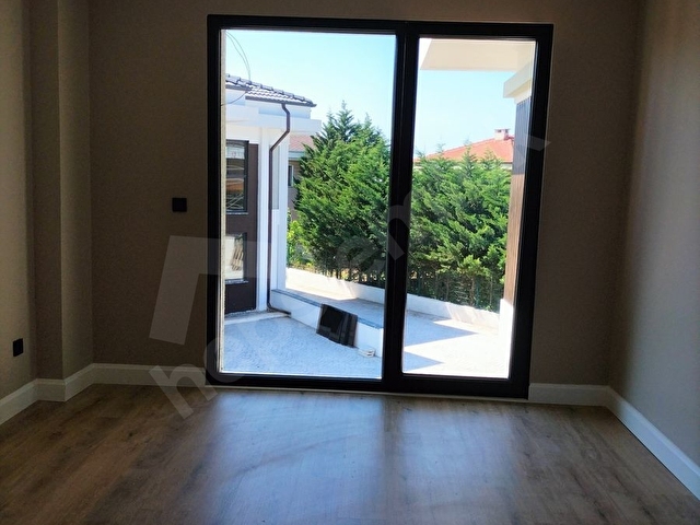 KUMBABA DA DENİZE VE PLAJA YAKIN HAVUZLU 225m2 5+1 KİRALIK VİLLA - Görsel 25