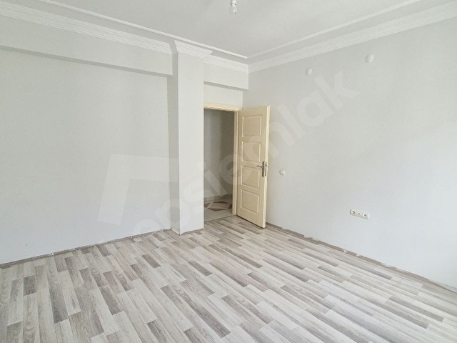 SEMT POLİKLİNİĞİ ARKASINDA ASANSÖRLÜ DAİRE - Görsel 9