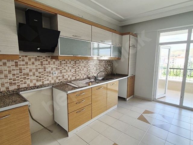 SEMT POLİKLİNİĞİ ARKASINDA ASANSÖRLÜ DAİRE - Görsel 10