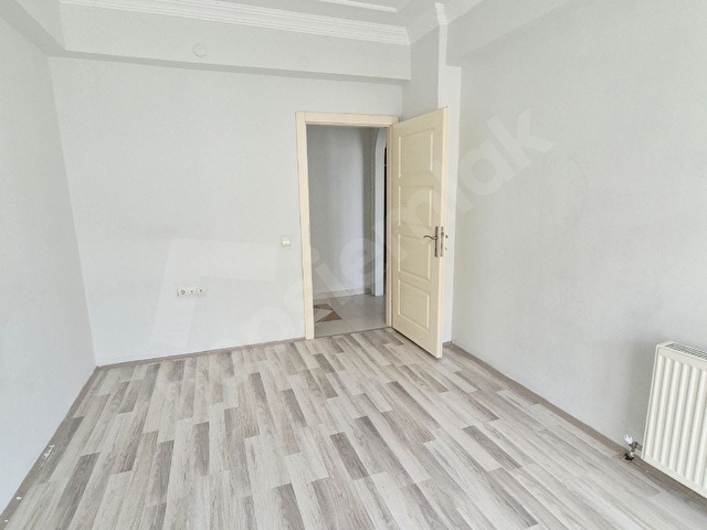 SEMT POLİKLİNİĞİ ARKASINDA ASANSÖRLÜ DAİRE - Görsel 7