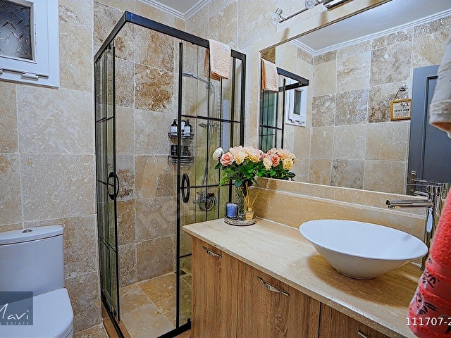 Etkileyeci müthiş manzaralı, modern ve yeni 4+1 müstakil villa - Görsel 25