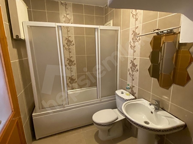 KÜÇÜKYALIDA KISMİ DENİZ MANZARALI 180 M² TERASLI 4+1 BAKIMLI - Görsel 7