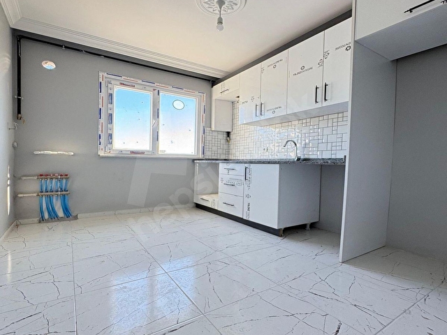 HASTANEYE YAKIN YERDEN ISITMALI EBEVEY BANYOLU 2+1 ARA KAT ZA525