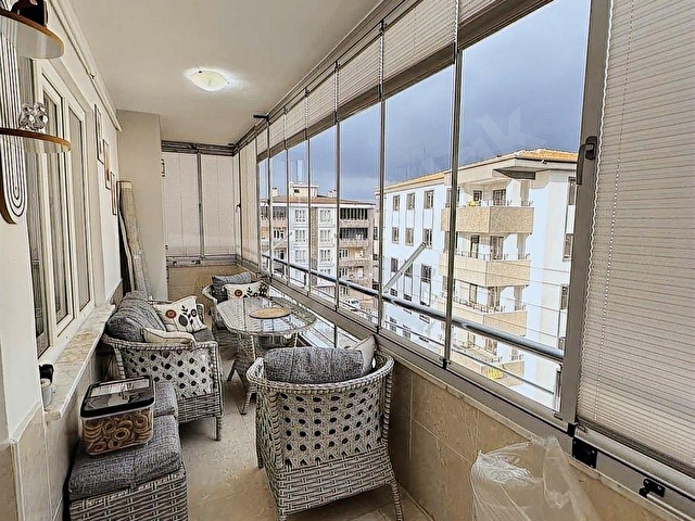 SU YOLU CADDESİNDE BAKIMLI GÖBEK KAT CAM BALKONLU SATILIK DAİRE - Görsel 6