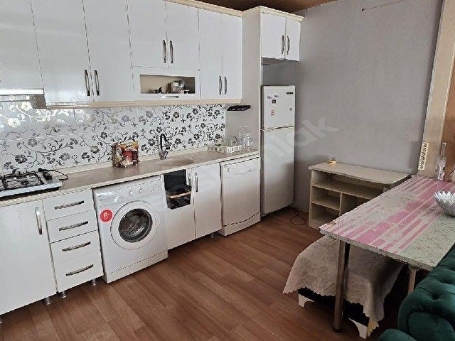 İZMİR ÇİĞLİ YAKAKENTTE 2+1 EŞYALI SATILIK DAİRE