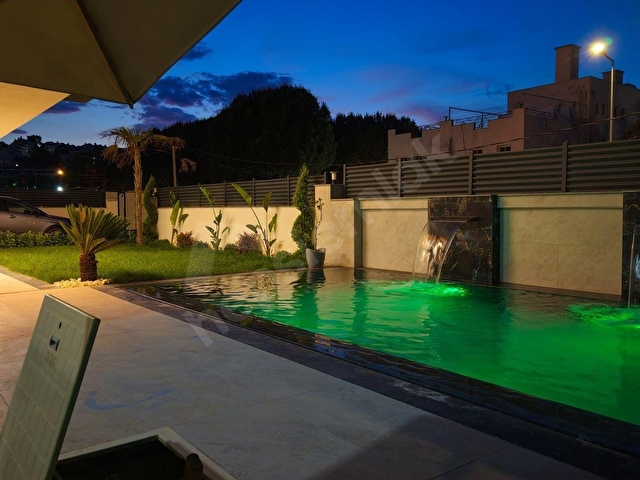 En Modern Villa ! Asansörlü, Denize 400 Metre Lüks Villa - Görsel 13