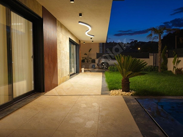 En Modern Villa ! Asansörlü, Denize 400 Metre Lüks Villa - Görsel 15