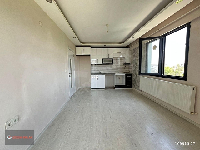 ÇÖZÜM EMLAKTAN MURADİYEDE ÖNÜ AÇIK 2+1 KARANLIKSIZ DAİRE