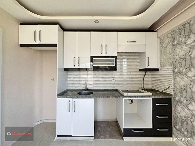 ÇÖZÜM EMLAKTAN MURADİYEDE ÖNÜ AÇIK 2+1 KARANLIKSIZ DAİRE - Görsel 2