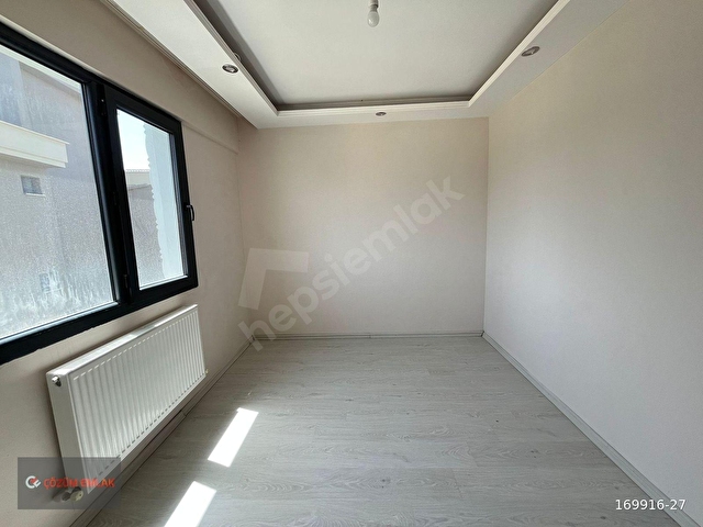 ÇÖZÜM EMLAKTAN MURADİYEDE ÖNÜ AÇIK 2+1 KARANLIKSIZ DAİRE - Görsel 17