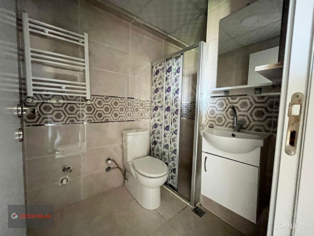 ÇÖZÜM EMLAKTAN MURADİYEDE ÖNÜ AÇIK 2+1 KARANLIKSIZ DAİRE - Görsel 24