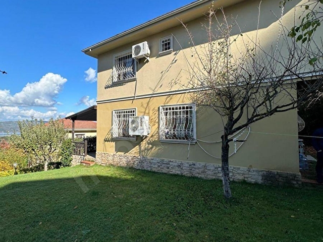 SAPANCA GÖL EMLAKTAN SİTE İÇİ MÜSTAKİL EŞYALI HAVUZLU VİLLA