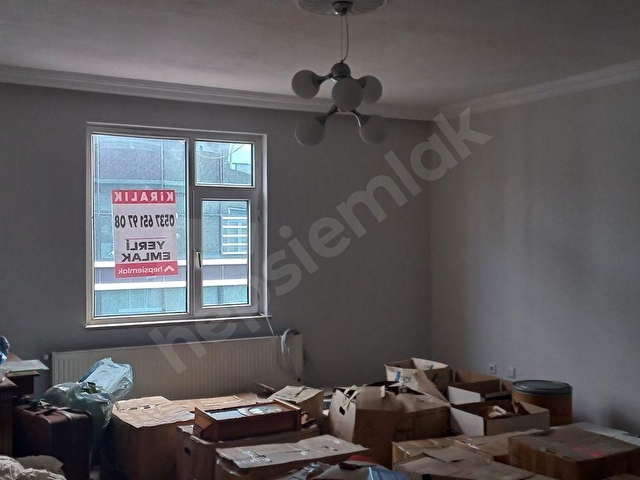 YERLİ EMLAKTAN KARAMAN İLİ MERKEZ TAHSİN ÜNAL MAHALLESİNDE ANA CADDE ÜZERİNDE SATILIK/KİRALIK DAİRE - Görsel 8