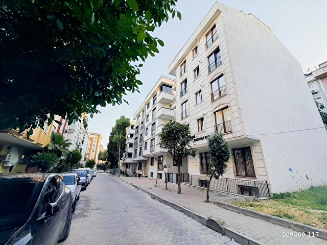 SAKİN NEZİH SOKAKTA ASANSÖRLÜ YENİBİNADA 2+1 KLİMALI DAİRE