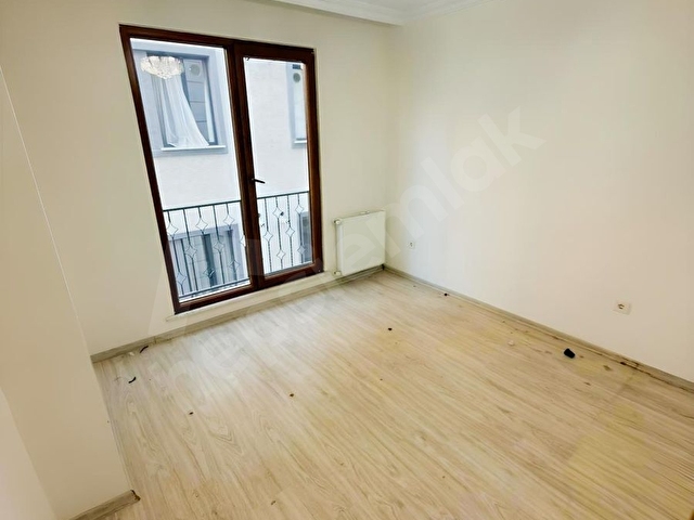 SAKİN NEZİH SOKAKTA ASANSÖRLÜ YENİBİNADA 2+1 KLİMALI DAİRE - Görsel 26