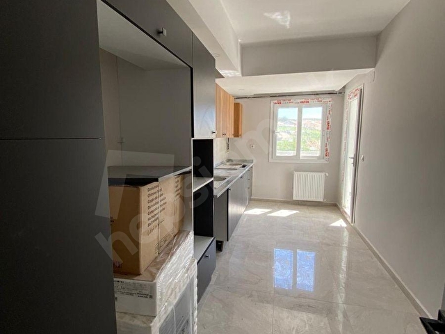KABASAKALDA YOLA 5 DK. MESAFEDE KAPALI MUTFAKLI 3+1 ÇİFT BANYO ÇOK CAZİP FİYAT - Görsel 3