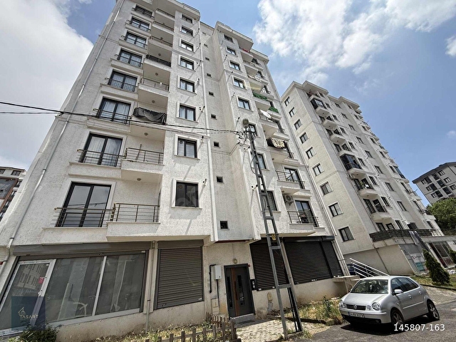 GÜLLÜBAĞLARDA METRO 7DK HASTANE SAW YAKINI BOYALI BALKONLU 2+1
