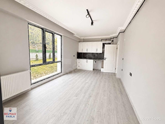 KÖRFEZDE HAVUZLU FERAH SATILIK 1+1 DAİRE - Görsel 11