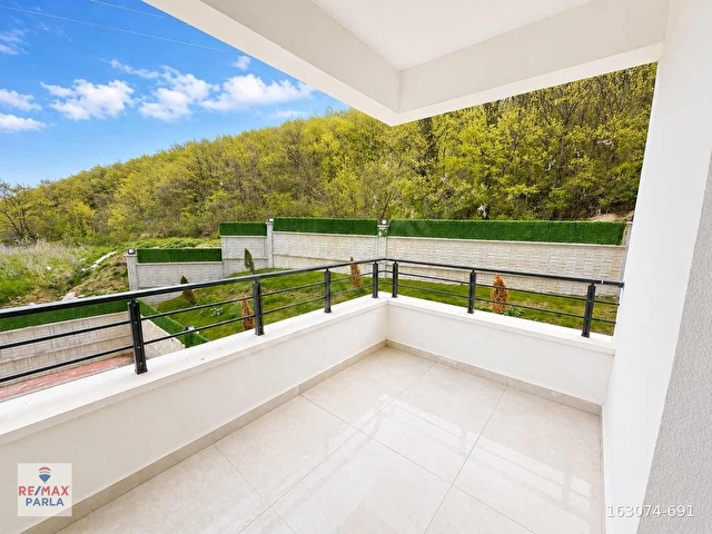 KÖRFEZDE HAVUZLU FERAH SATILIK 1+1 DAİRE - Görsel 12