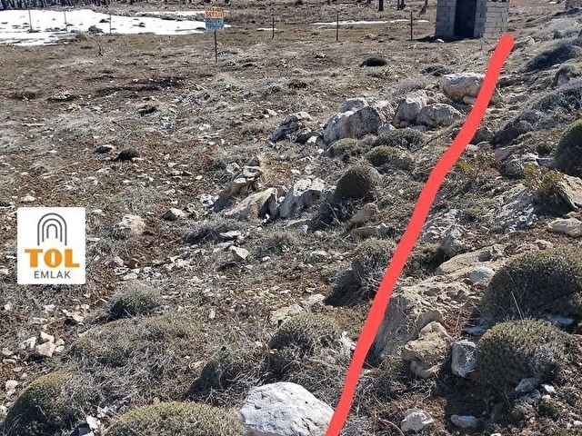 Yayla Girdev’de kadastral yolu mevcut tarla - Görsel 6