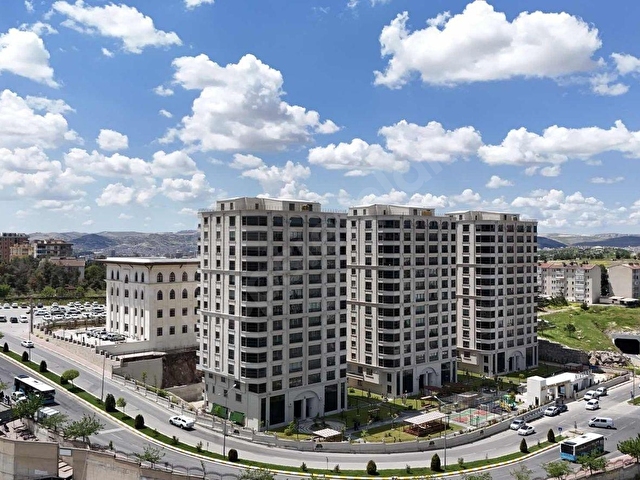 ŞEHİR MERKEZİNDE HASTANEYE YÜRÜME MESAFESİNDE KİRALIK LÜX DAİRE - Görsel 3