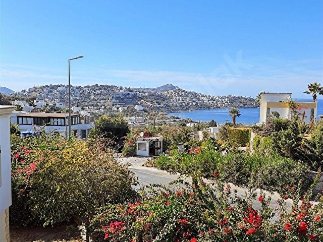Yalıkavak Tilkicikte Denize 600mt Bahçeli Dublex Manzaralıvilla