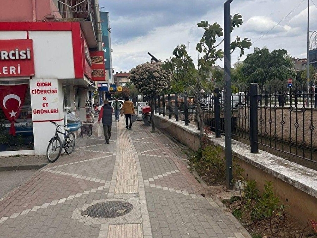 KÜÇÜK EMLAKTAN GEMLİK ÇARŞI MERKEZDE KİRALIK DÜKKAN - Görsel 4