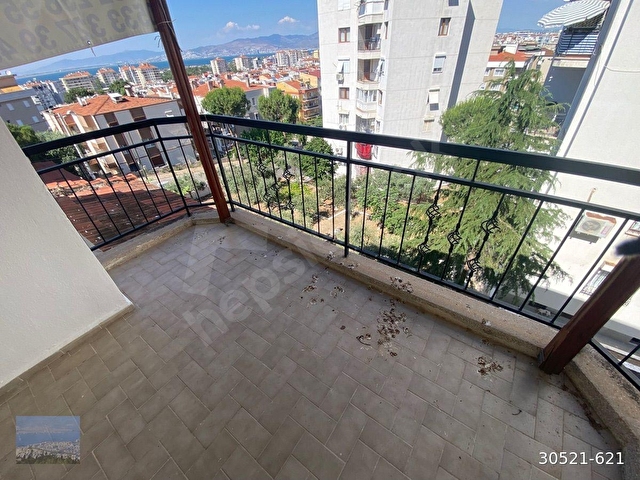 Narlıdere’de metroya çok yakın site içi bakımlı villa kiralık - Görsel 19