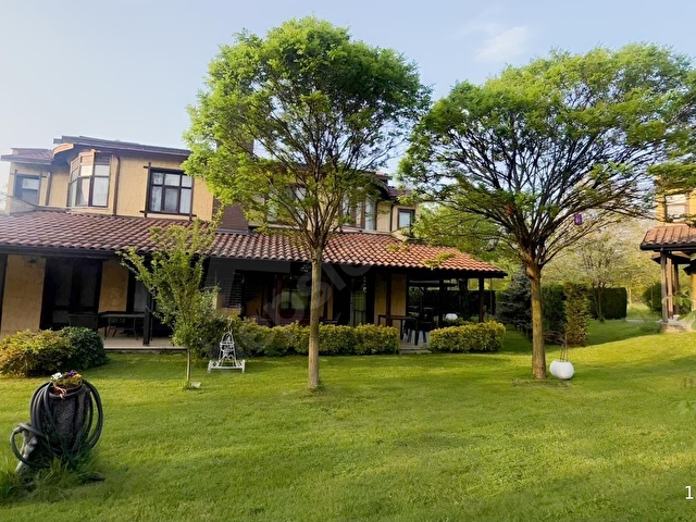 SAPANCA SİTE VE DOĞA İÇİNDE MÜSTAKİL VİLLA